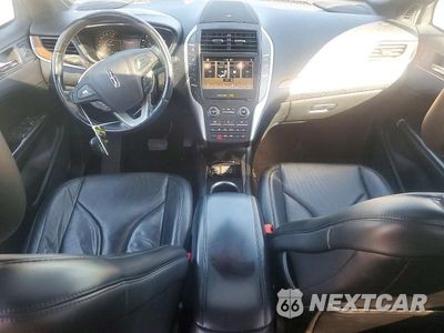Zdjęcie 8 z 13 samochodu: 2017 LINCOLN MKC RESERVE VIN:5LMCJ3D99HUL30852 - miniatura