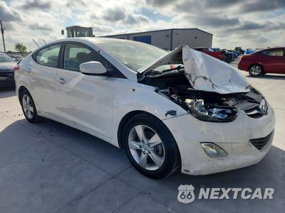 Czwarte zdjęcie samochodu z boku: 2013 HYUNDAI ELANTRA GLS VIN:5NPDH4AE8DH411263 - miniatura