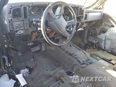 Zdjęcie 8 z 13 samochodu: 2005 GMC NEW SIERRA C1500 VIN:2GTEC13T351172706 - miniatura