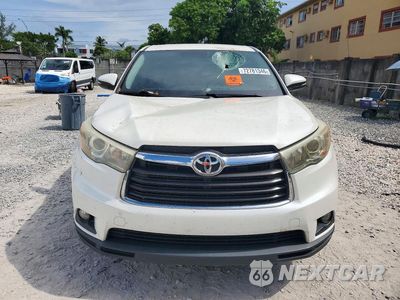 Piąte zdjęcie samochodu w środku: 2015 TOYOTA HIGHLANDER LE PLUS VIN:5TDZKRFHXFS102303 - miniatura