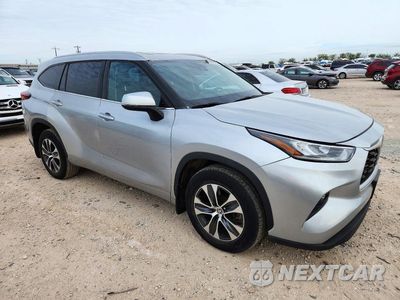 Czwarte zdjęcie samochodu z boku: 2020 TOYOTA HIGHLANDER XLE VIN:5TDGZRBH1LS502917 - miniatura