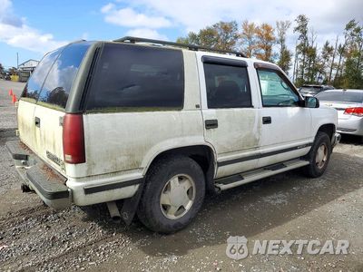 Trzecie zdjęcie samochodu z tyłu: 1996 CHEVROLET TAHOE K1500 VIN:1GNEK13R2TJ385678 - miniatura