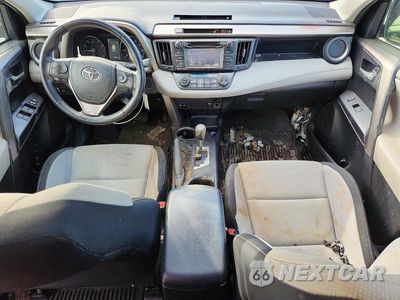 Zdjęcie 8 z 12 samochodu: 2017 TOYOTA RAV4 XLE VIN:JTMRFREV4HD200883 - miniatura