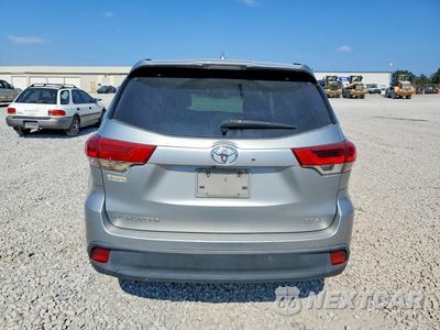 Zdjęcie 6 z 13 samochodu: 2017 TOYOTA HIGHLANDER SE VIN:5TDJZRFH5HS396270 - miniatura