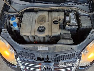 Zdjęcie 11 z 12 samochodu: 2010 VOLKSWAGEN JETTA SE VIN:3VWRX7AJ2AM134894 - miniatura