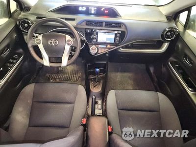 Zdjęcie 8 z 12 samochodu: 2016 TOYOTA PRIUS C TWO VIN:JTDKDTB36G1124719 - miniatura