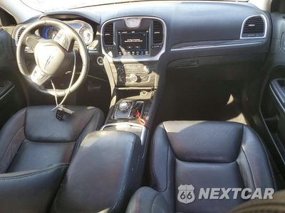 Zdjęcie 8 z 12 samochodu: 2019 CHRYSLER 300 TOURING VIN:2C3CCAAG4KH715663 - miniatura