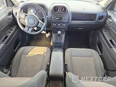 Zdjęcie 8 z 13 samochodu: 2017 JEEP PATRIOT LATITUDE VIN:1C4NJPFA0HD115438 - miniatura
