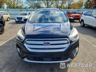 Piąte zdjęcie samochodu w środku: 2018 FORD ESCAPE SE VIN:1FMCU9GD1JUB29370 - miniatura