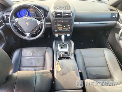 Zdjęcie 8 z 12 samochodu: 2010 PORSCHE CAYENNE VIN:WP1AA2AP6ALA02696 - miniatura