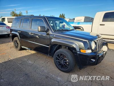 Czwarte zdjęcie samochodu z boku: 2008 JEEP PATRIOT SPORT VIN:1J8FT28028D682927 - miniatura