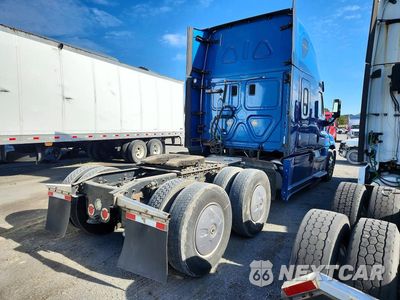 Trzecie zdjęcie samochodu z tyłu: 2016 FREIGHTLINER CASCADIA 125 SEMI TRUCK VIN:3AKJGLD53GSGV1624 - miniatura