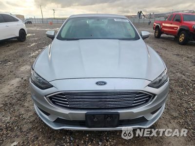 Piąte zdjęcie samochodu w środku: 2017 FORD FUSION SE HYBRID VIN:3FA6P0LU9HR355402 - miniatura