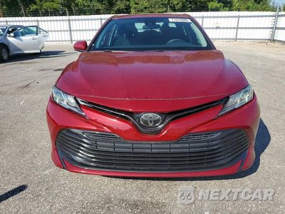 Piąte zdjęcie samochodu w środku: 2020 TOYOTA CAMRY LE VIN:4T1C11AKXLU390730 - miniatura