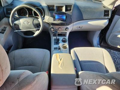 Zdjęcie 8 z 13 samochodu: 2012 TOYOTA HIGHLANDER BASE VIN:5TDZA3EH6CS026706 - miniatura