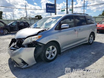 2018 TOYOTA SIENNA LE 5TDKZ3DC1JS937636 - główne zdjęcie licytacji z USA - miniatura
