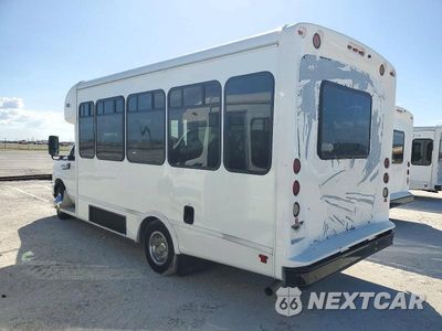 Trzecie zdjęcie samochodu z tyłu: 2021 FORD E350 SHUTTLE BUS VIN:1FDEE3FN5MDC10759 - miniatura