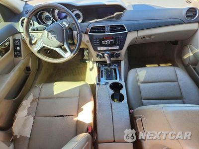 Zdjęcie 8 z 12 samochodu: 2013 MERCEDES-BENZ C 300 4MATIC VIN:WDDGF8AB8DR258835 - miniatura