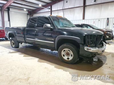 Czwarte zdjęcie samochodu z boku: 2005 GMC SIERRA K2500 HEAVY DUTY VIN:1GTHK29U25E334930 - miniatura