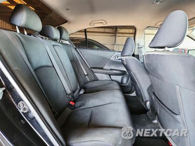 Zdjęcie 10 z 13 samochodu: 2017 HONDA ACCORD LX VIN:1HGCR2F35HA117080 - miniatura