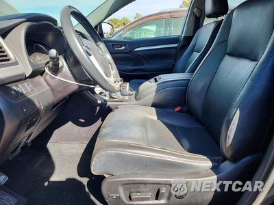 Zdjęcie 7 z 13 samochodu: 2019 TOYOTA HIGHLANDER XLE VIN:5TDJZRFH9KS592719 - miniatura