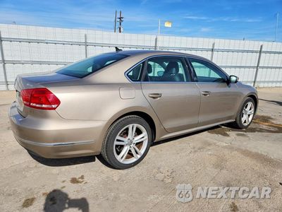 Trzecie zdjęcie samochodu z tyłu: 2015 VOLKSWAGEN PASSAT SE VIN:1VWBV7A35FC094263 - miniatura