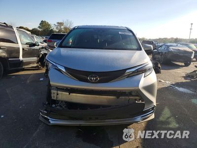 Piąte zdjęcie samochodu w środku: 2024 TOYOTA SIENNA XLE VIN:5TDYRKEC4RS205418 - miniatura