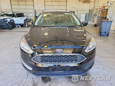 Piąte zdjęcie samochodu w środku: 2016 FORD FOCUS S VIN:1FADP3E23GL405146 - miniatura