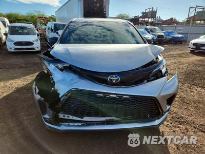 Piąte zdjęcie samochodu w środku: 2025 TOYOTA SIENNA XSE VIN:5TDCRKEC5SS289703 - miniatura