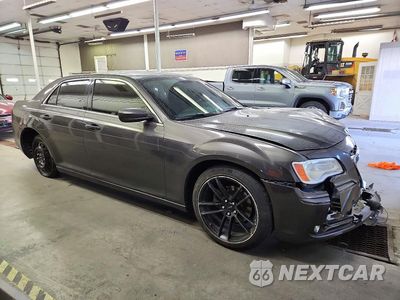 Czwarte zdjęcie samochodu z boku: 2013 CHRYSLER 300 VIN:2C3CCAAG9DH707478 - miniatura