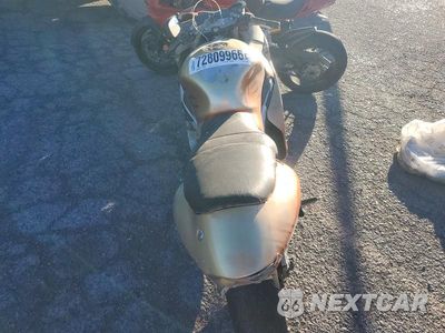 Zdjęcie 6 z 10 samochodu: 2006 SUZUKI GSX1300 R VIN:JS1GW71A062111099 - miniatura