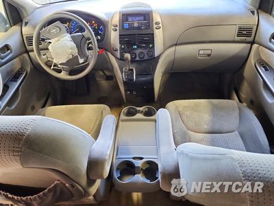Zdjęcie 8 z 13 samochodu: 2008 TOYOTA SIENNA LE VIN:5TDBK23C68S020086 - miniatura