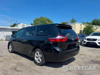 Trzecie zdjęcie samochodu z tyłu: 2020 TOYOTA SIENNA L VIN:5TDZZ3DCXLS083327 - miniatura