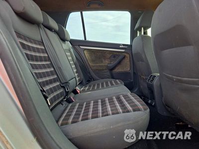 Zdjęcie 10 z 12 samochodu: 2008 VOLKSWAGEN GTI VIN:WVWGV71K58W022061 - miniatura