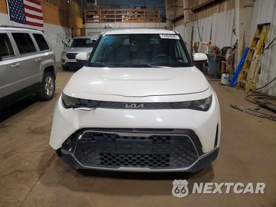 Piąte zdjęcie samochodu w środku: 2023 KIA SOUL LX VIN:KNDJ23AU8P7890704 - miniatura