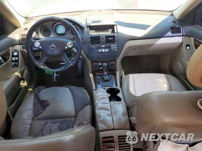 Zdjęcie 8 z 12 samochodu: 2010 MERCEDES-BENZ C 300 VIN:WDDGF5EB3AR104490 - miniatura