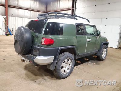 Trzecie zdjęcie samochodu z tyłu: 2010 TOYOTA FJ CRUISER VIN:JTEBU4BF5AK078698 - miniatura