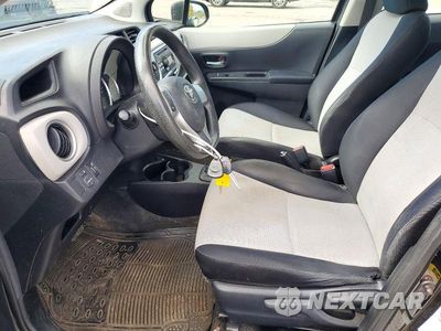 Zdjęcie 7 z 12 samochodu: 2012 TOYOTA YARIS 5-DOOR LE VIN:JTDKTUD37CD514260 - miniatura