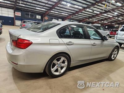 Trzecie zdjęcie samochodu z tyłu: 2014 BMW 320 I XDRIVE VIN:WBA3C3G50ENS67976 - miniatura