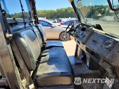 Piąte zdjęcie samochodu w środku: 2022 JOHN DEERE XUV835M - UTILITY VEHICLE VIN:1M0835MDJNM051196 - miniatura