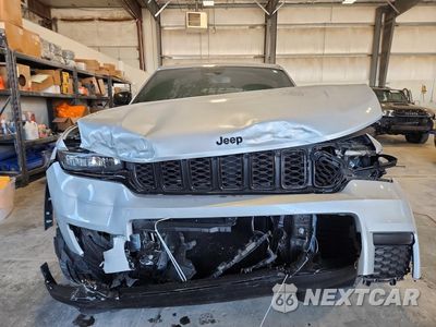 Piąte zdjęcie samochodu w środku: 2023 JEEP GRAND CHEROKEE L LAREDO VIN:1C4RJKAG8P8736174 - miniatura