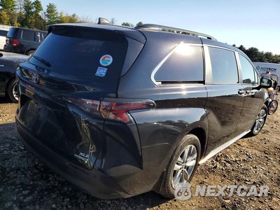 Trzecie zdjęcie samochodu z tyłu: 2024 TOYOTA SIENNA XLE 7-PASSENGER VIN:5TDJSKFC8RS144742 - miniatura