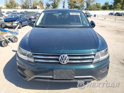 Piąte zdjęcie samochodu w środku: 2018 VOLKSWAGEN TIGUAN SE VIN:3VV3B7AX0JM191835 - miniatura