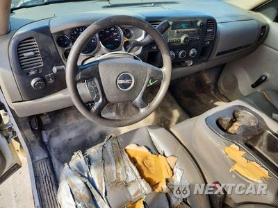 Zdjęcie 8 z 12 samochodu: 2007 GMC SIERRA C2500 HEAVY DUTY VIN:1GDHC24K67E591798 - miniatura