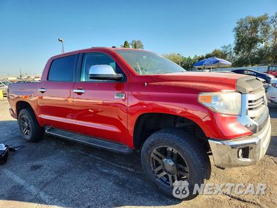 Czwarte zdjęcie samochodu z boku: 2014 TOYOTA TUNDRA CREWMAX PLATINUM VIN:5TFAY5F14EX392733 - miniatura