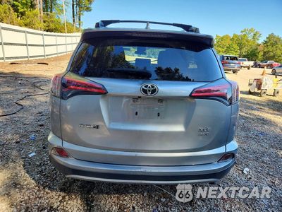 Zdjęcie 6 z 14 samochodu: 2018 TOYOTA RAV4 XLE VIN:JTMRFREV6JJ228286 - miniatura