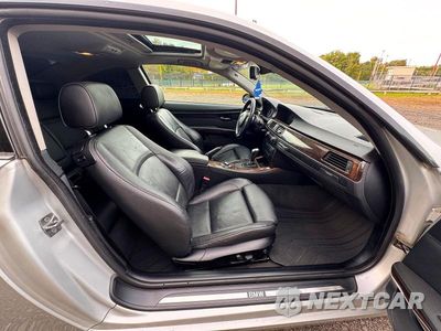 Zdjęcie 8 z 14 samochodu: 2009 BMW 335 XI VIN:WBAWC73559E270372 - miniatura