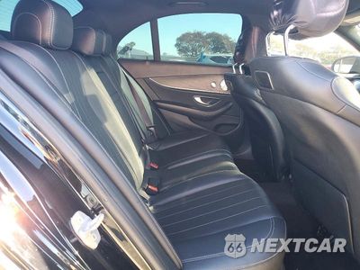 Zdjęcie 10 z 12 samochodu: 2018 MERCEDES-BENZ E 300 VIN:WDDZF4JB7JA328658 - miniatura