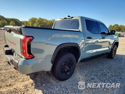 Trzecie zdjęcie samochodu z tyłu: 2022 TOYOTA TUNDRA TRD PRO HV VIN:5TFPC5DB5NX010018 - miniatura