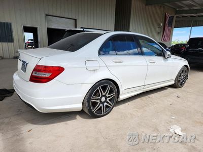 Trzecie zdjęcie samochodu z tyłu: 2014 MERCEDES-BENZ C 250 VIN:WDDGF4HB5EA961372 - miniatura